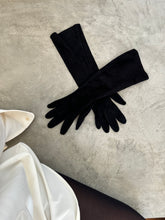 Load image into Gallery viewer, 1980s Yves Saint Laurent Suede Gloves
