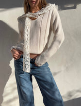 Load image into Gallery viewer, Vintage Lace Collar Sweater
