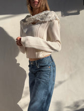 Load image into Gallery viewer, Vintage Lace Collar Sweater