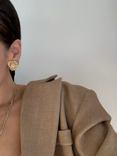 Load image into Gallery viewer, Vintage 90s Floral Gold Crystal Earrings