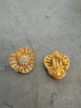 Load image into Gallery viewer, Vintage 90s Floral Gold Crystal Earrings