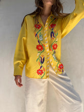 Load image into Gallery viewer, RARE S/S 1997 Gianni Versace Silk Button down