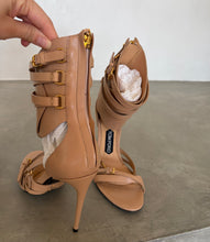Load image into Gallery viewer, Early 2000s Tom Ford Nude Ankle Pumps
