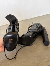 Load image into Gallery viewer, 1990s Tom Ford Gucci Bamboo Pumps
