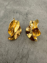 Load image into Gallery viewer, Vintage 1980s Norma Jean Large Textured Leaf Earrings
