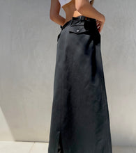 Load image into Gallery viewer, Gucci Tom Ford S/S 1999 Denim Skirt
