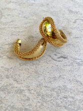 Load image into Gallery viewer, Vintage Chunky Curved Mesh Earrings
