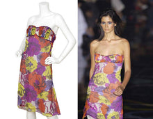 Load image into Gallery viewer, Gianni Versace Couture 2002 S/S Runway

