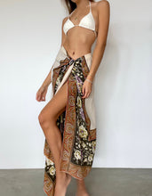 Load image into Gallery viewer, RARE Valentino Boutique Silk Skirt
