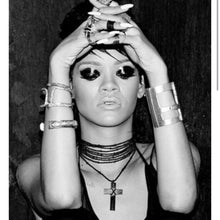 Load image into Gallery viewer, Gucci Tom Ford Runway 2002 Ebony Cross Beaded Necklace
