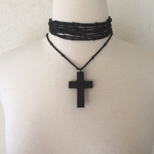 Load image into Gallery viewer, Gucci Tom Ford Runway 2002 Ebony Cross Beaded Necklace
