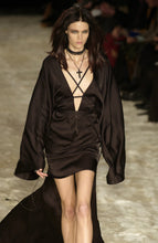 Load image into Gallery viewer, Gucci Tom Ford Runway 2002 Ebony Cross Beaded Necklace
